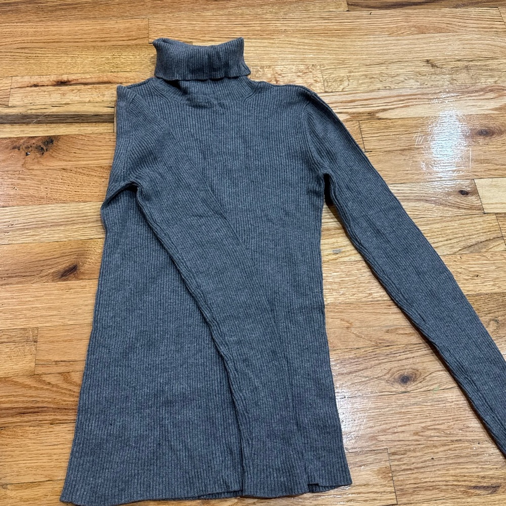 Express Ribbed Gray Sweater - Picture 2 of 3